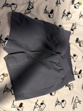 Mens Size XS dark grey Lululemon Shorts-Like new Pacebreaker Lined 5 inch inseam